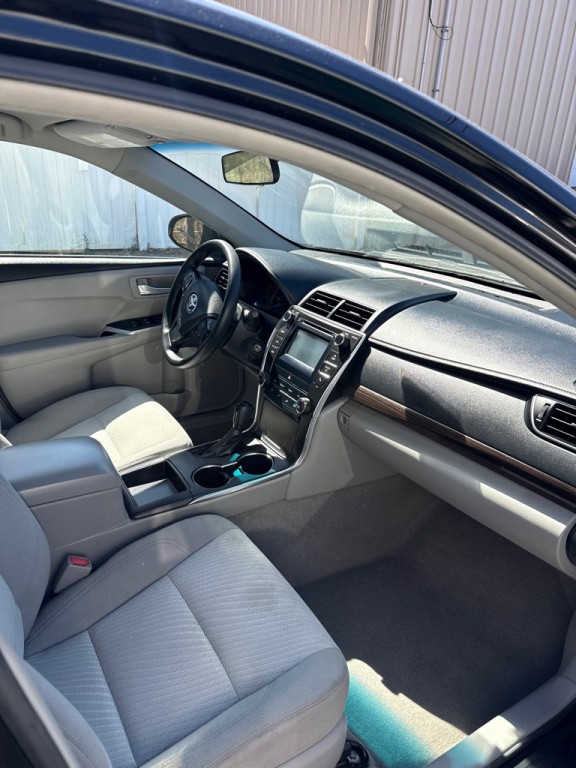 2015 Toyota Camry Image 9