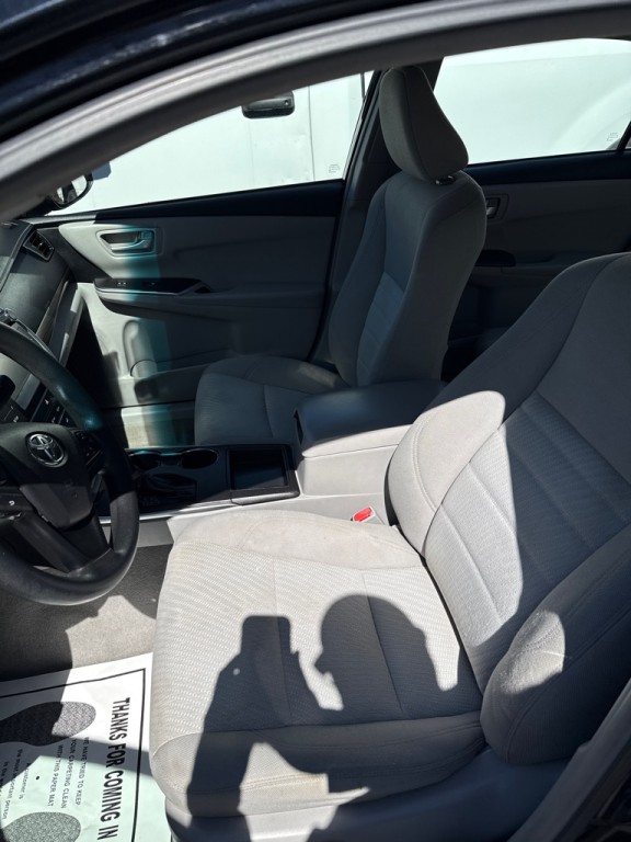 2015 Toyota Camry Image 11