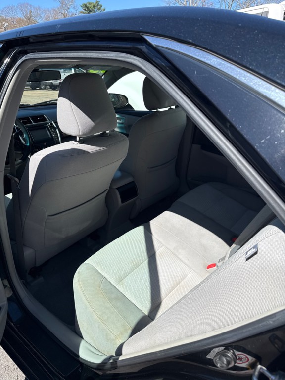 2015 Toyota Camry Image 12