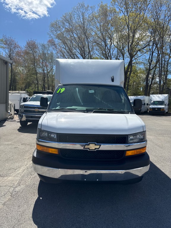 2019 Chevrolet Express Image 2