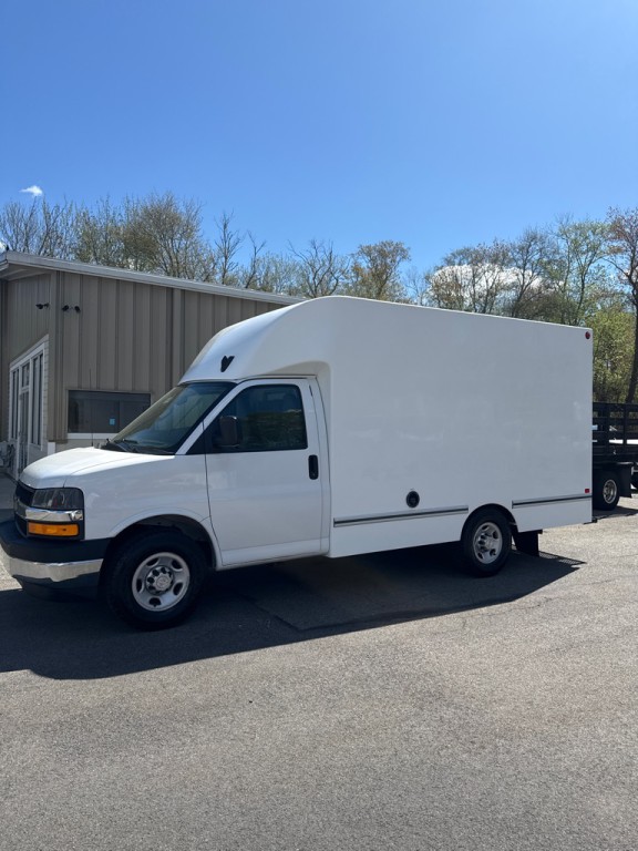 2019 Chevrolet Express Image 4