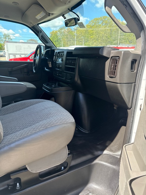 2019 Chevrolet Express Image 10