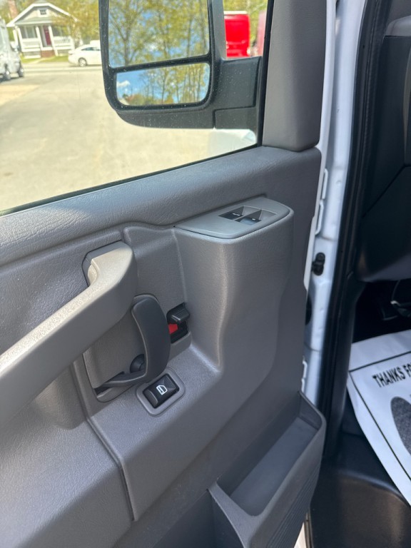 2019 Chevrolet Express Image 14