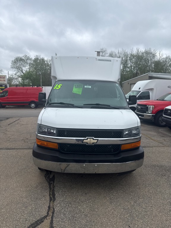 2015 Chevrolet Express Image 2