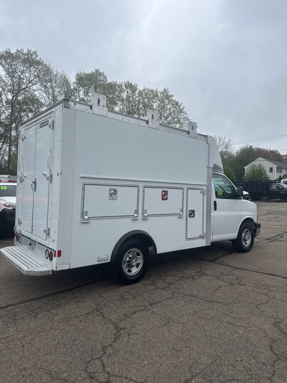 2015 Chevrolet Express Image 6