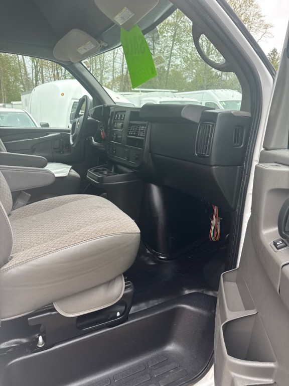 2015 Chevrolet Express Image 13