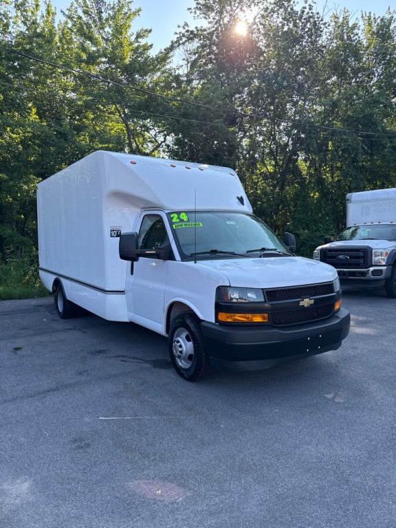 2024 Chevrolet Express Image 1