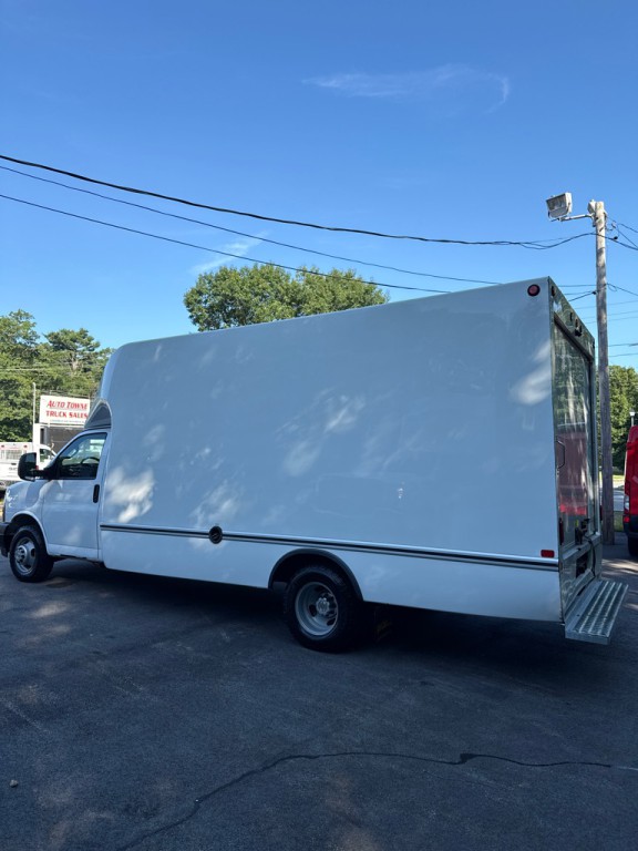 2024 Chevrolet Express Image 5