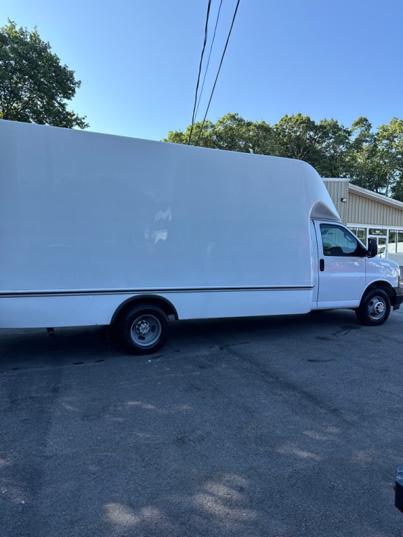 2024 Chevrolet Express Image 10