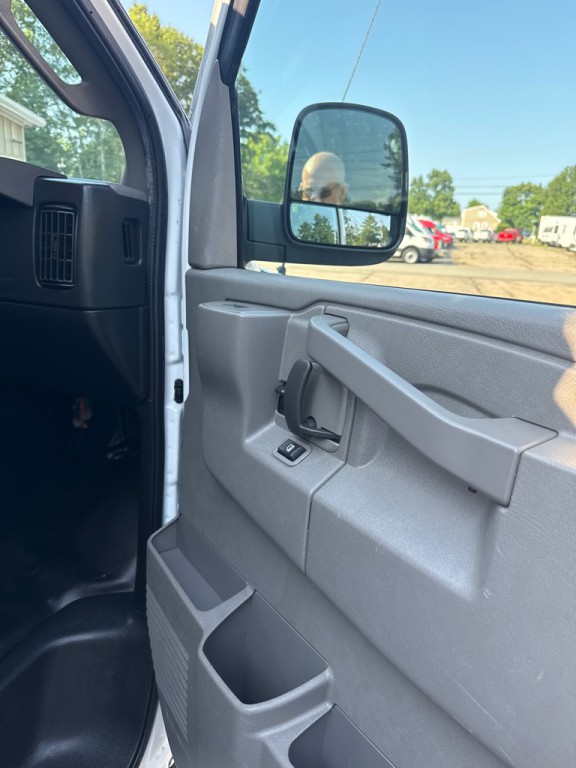 2020 Chevrolet Express Image 13