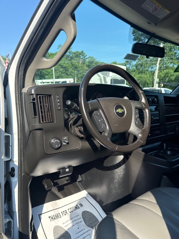 2020 Chevrolet Express Image 15