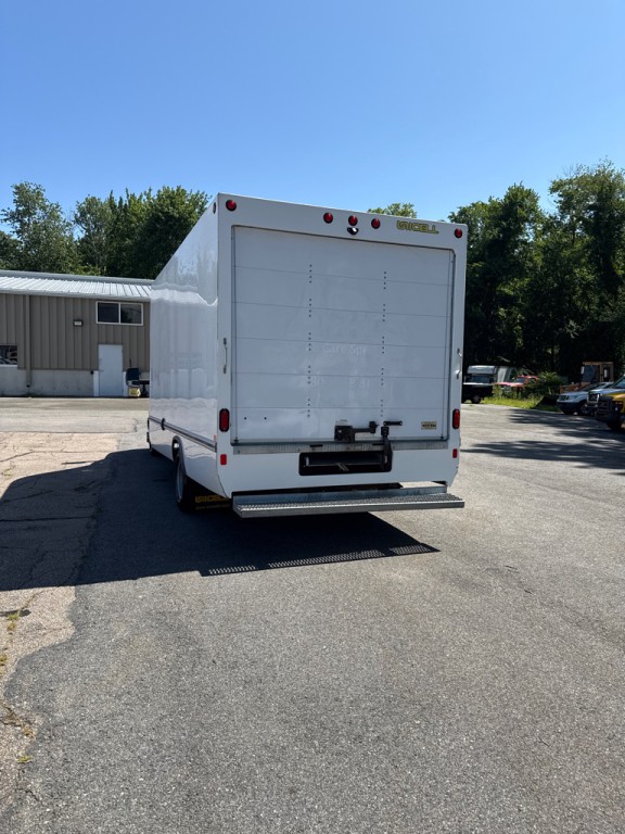 2022 Chevrolet Express Image 6
