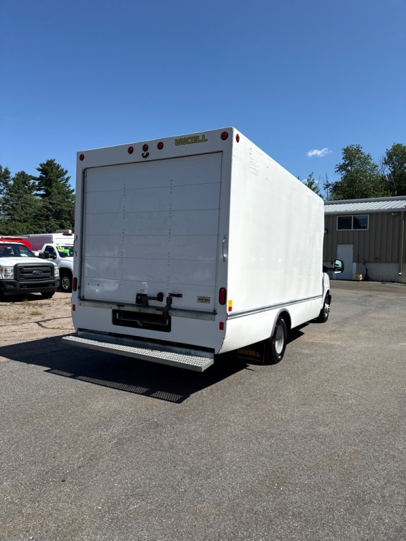 2022 Chevrolet Express Image 8