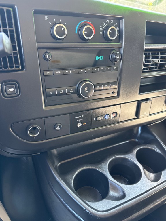 2022 Chevrolet Express Image 15