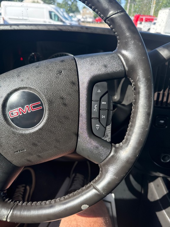 2020 GMC Savana Image 18