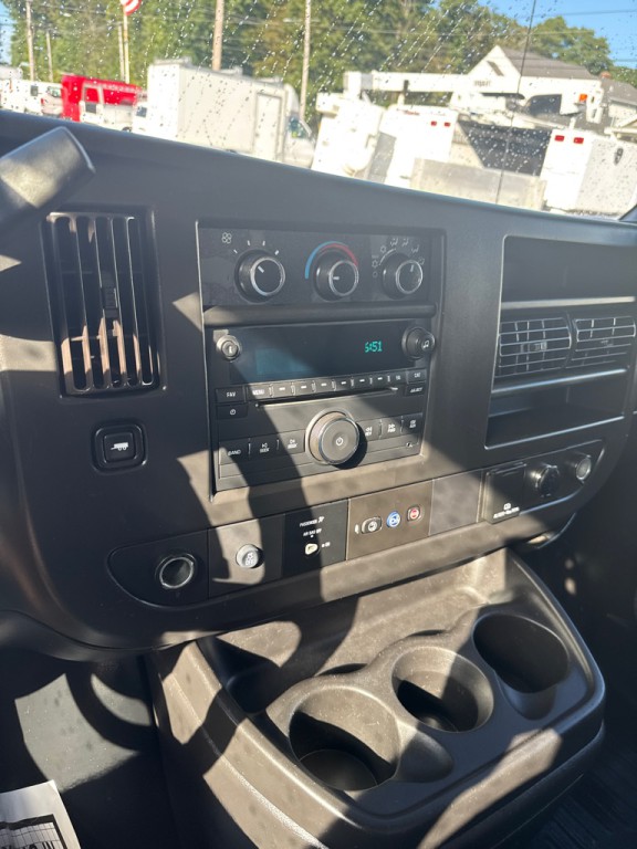 2020 GMC Savana Image 19