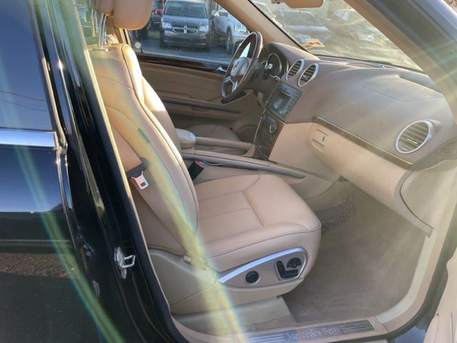 2011 Mercedes-Benz GL-Class Image 11