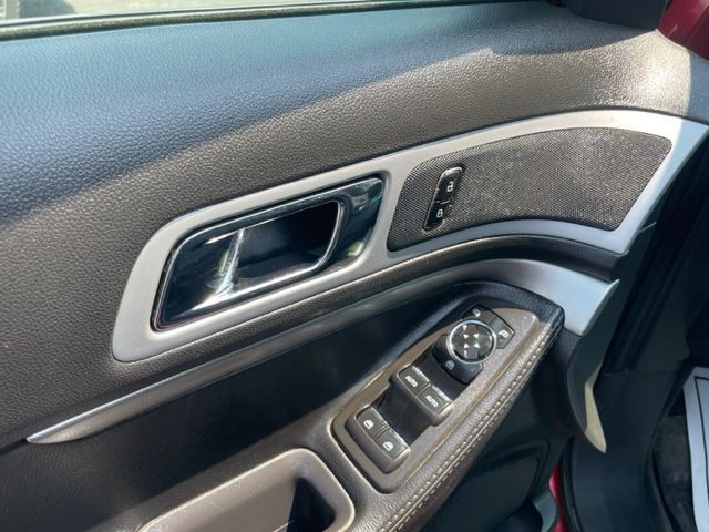 2011 Ford Explorer Image 32
