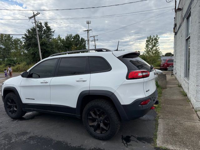 2017 Jeep Cherokee Image 8