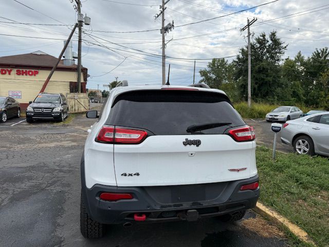 2017 Jeep Cherokee Image 10