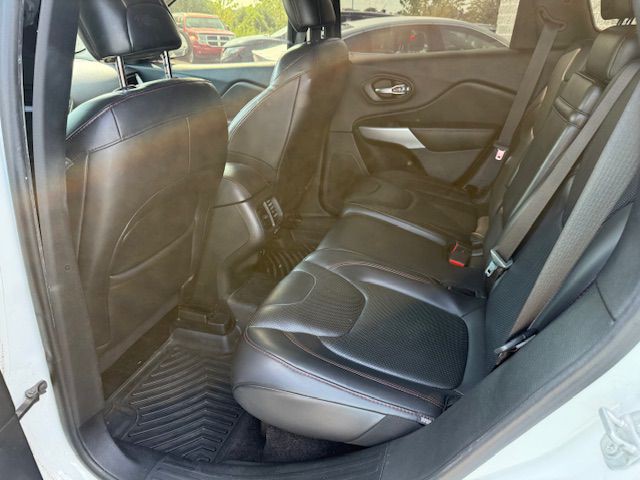 2017 Jeep Cherokee Image 24
