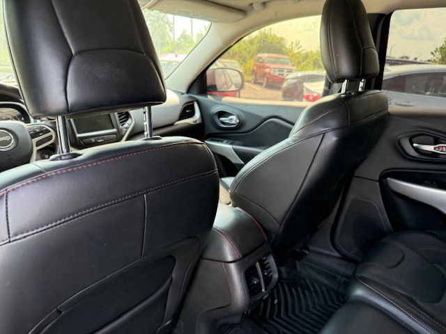 2017 Jeep Cherokee Image 25