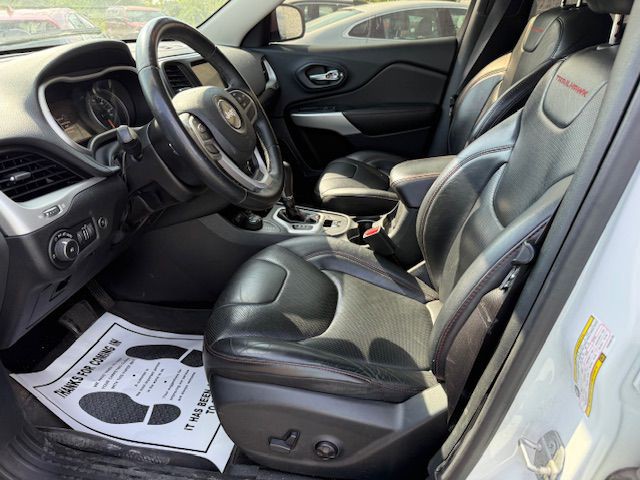 2017 Jeep Cherokee Image 28