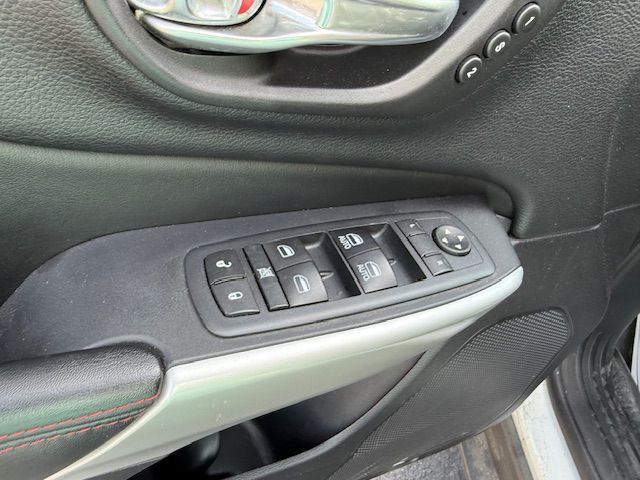 2017 Jeep Cherokee Image 39