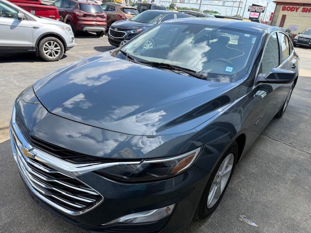 2020 Chevrolet Malibu Image 1