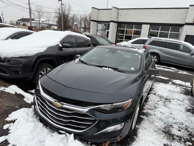 2020 Chevrolet Malibu Image 2
