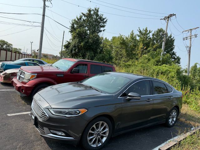2017 Ford Fusion Image 3