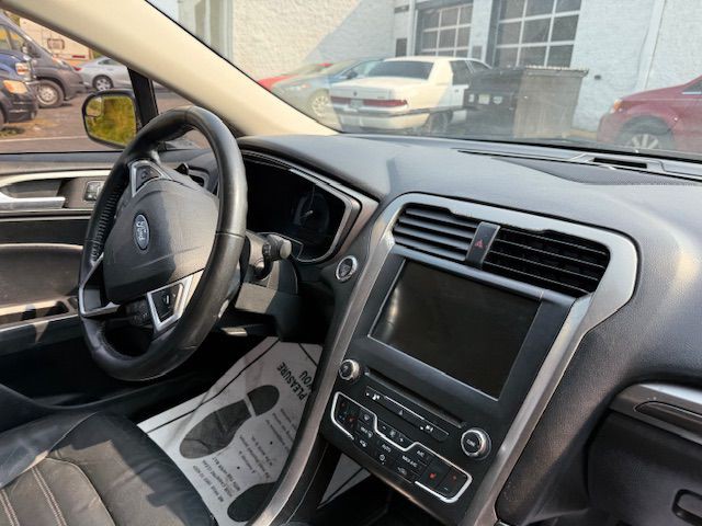 2017 Ford Fusion Image 27