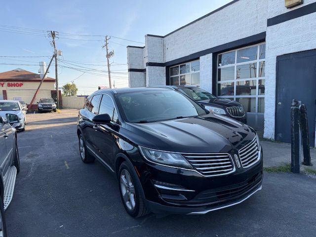 2017 Lincoln MKC Image 2