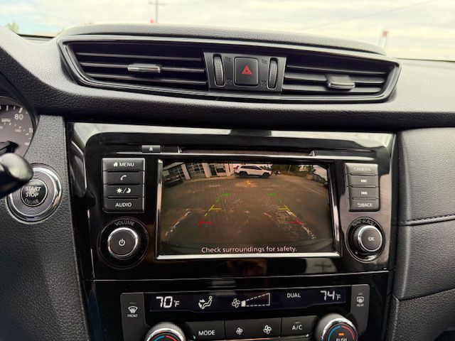 2019 Nissan Rogue Image 16