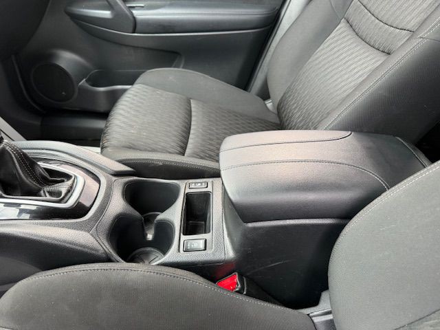 2019 Nissan Rogue Image 24