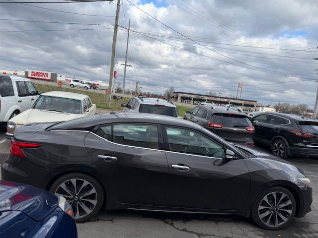 2016 Nissan Maxima Image 9