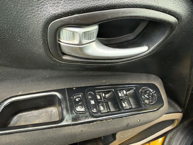 2017 Jeep Renegade Image 22