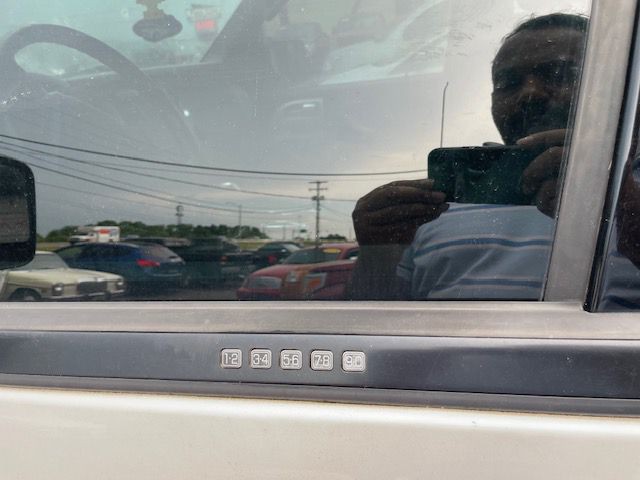 2010 Ford Expedition Image 9