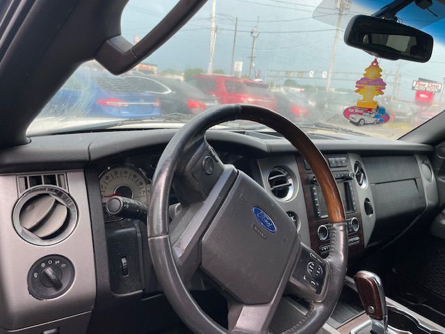 2010 Ford Expedition Image 10