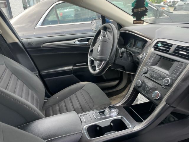 2017 Ford Fusion Image 16