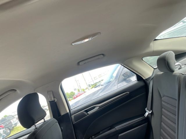 2017 Ford Fusion Image 24