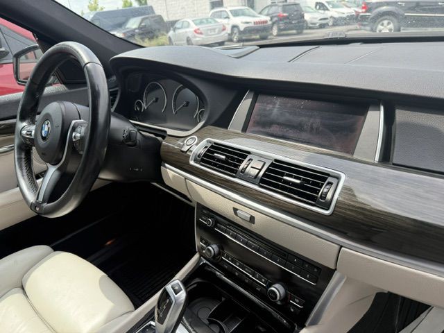 2015 BMW 5 Series Image 15
