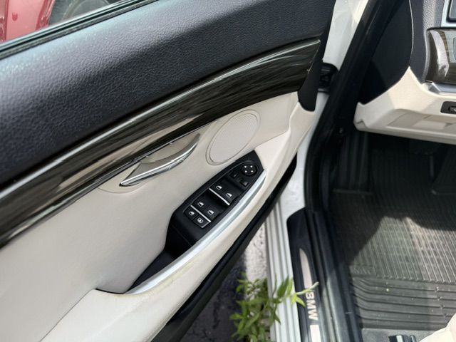 2015 BMW 5 Series Image 21