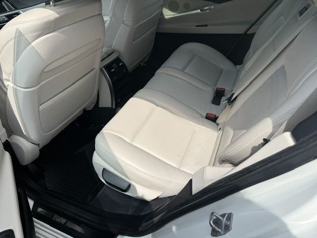 2015 BMW 5 Series Image 24