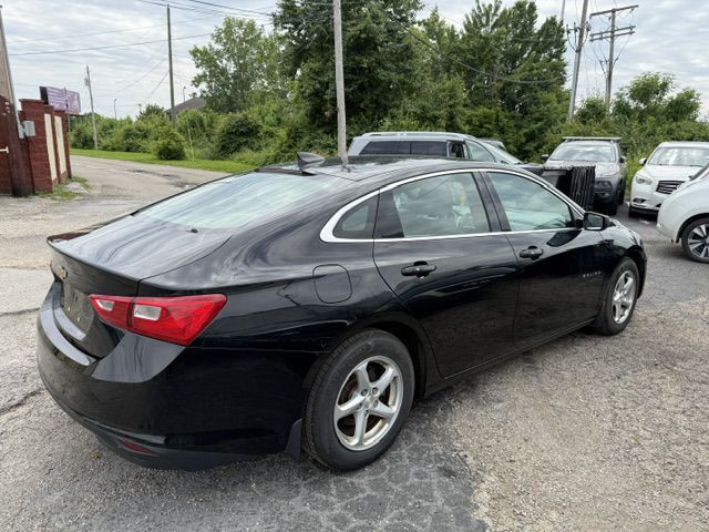 2017 Chevrolet Malibu Image 5
