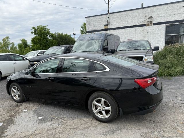 2017 Chevrolet Malibu Image 8