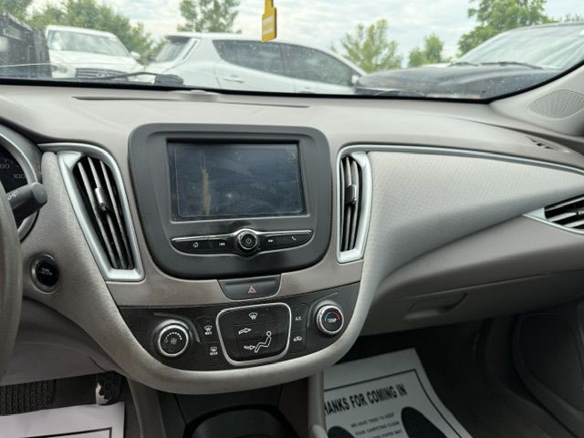 2017 Chevrolet Malibu Image 20
