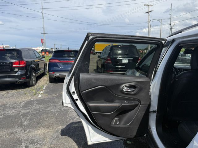 2020 Jeep Cherokee Image 28