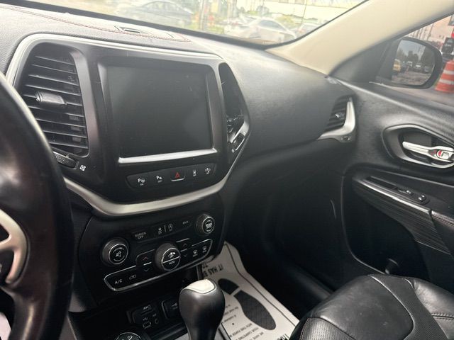2016 Jeep Cherokee Image 16