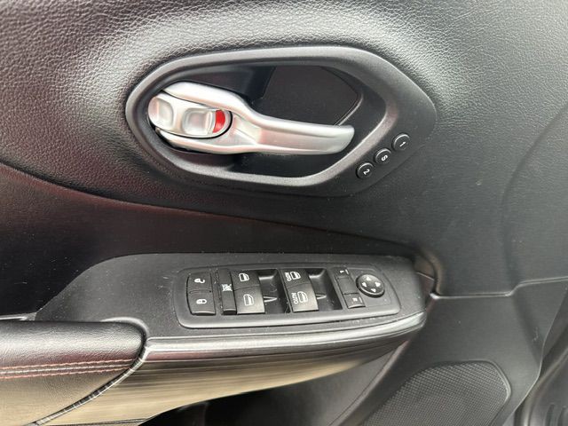 2016 Jeep Cherokee Image 19